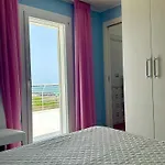 Sigis House - Independent Sea View