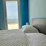 Sigis House - Independent Sea View 公寓 菲乌米奇诺
