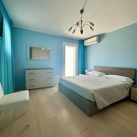 Lägenhet Sigis House - Independent Sea View