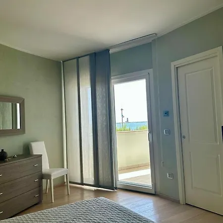 Sigis House - Independent Sea View פיומיצ'ינו